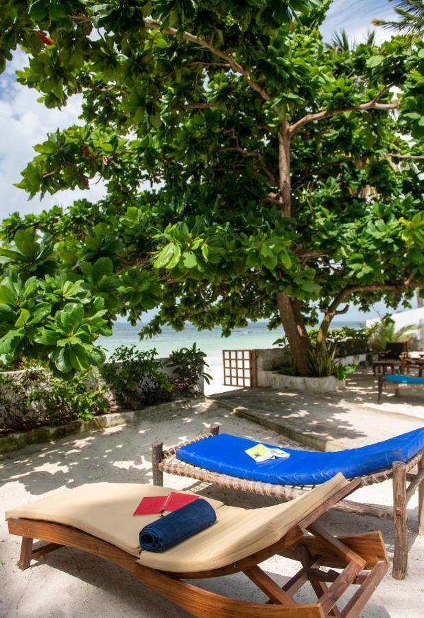 Uroa Beach Lodge Exterior photo